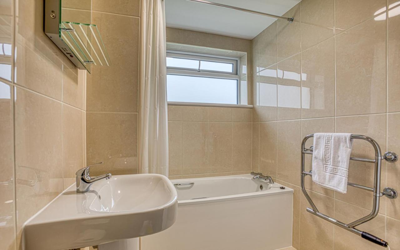 Saint Peter Port Ilex Lodge מראה חיצוני תמונה